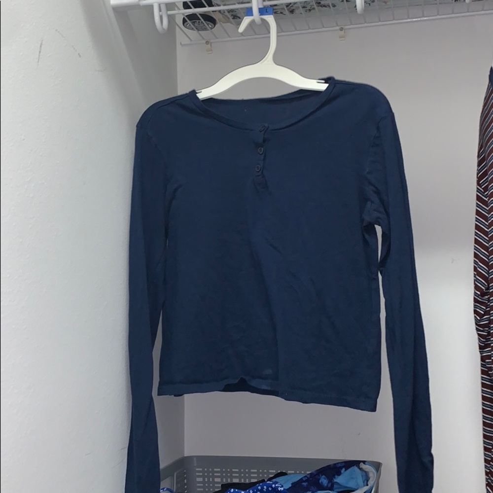 cropped long sleeve navy blue button tee